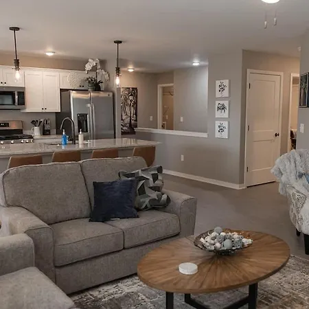 New 2 Bed With Office In Loves Park