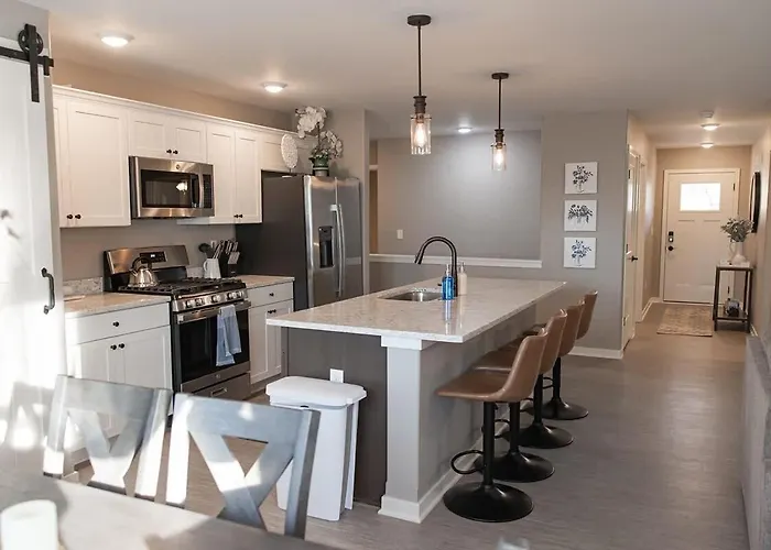 New 2 Bed With Office In Loves Park